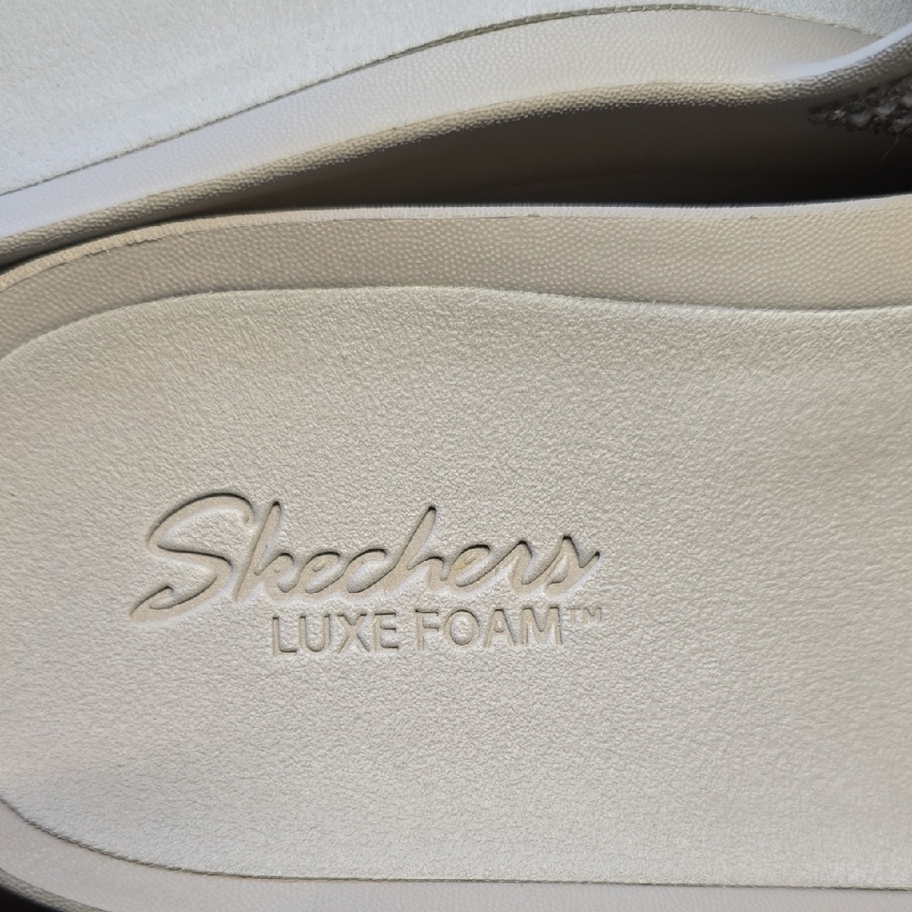 SKECHERS Women's Silver Slide Sandals - Picture 5 of 5
